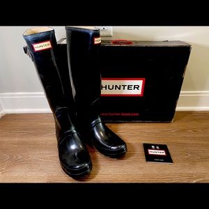 HUNTER | BLOGGER FAVORITE | REFINED SLIM FIT TALL GLOSS WOMEN'S WELLINGTON BOOTS